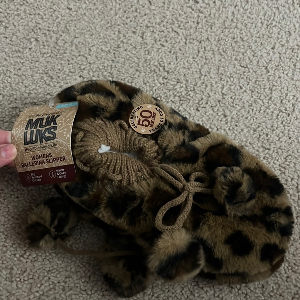 Cheetah muk luk fuzzy slippers size S/M